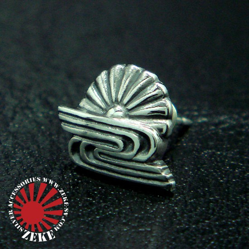 菊水〔キクスイ〕ピアス （菊紋 家紋） ピアス（スタッド・一粒