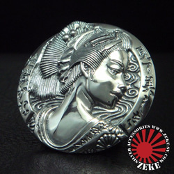 蓮の花の純銀櫛 - 贅沢な手触りと繊細なデザインが特徴K104 蓮の花の純銀櫛 - 贅沢な手触りと繊細なデザインが特徴K104 | iichi