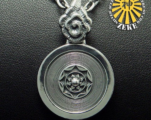 ◆天命堂制作◆【月読命】純銀ペンダントトップ ・八咫の鏡◆ ◇天命堂制作◇【月読命】純銀ペンダントトップ ・八咫の鏡◇ - メルカリ