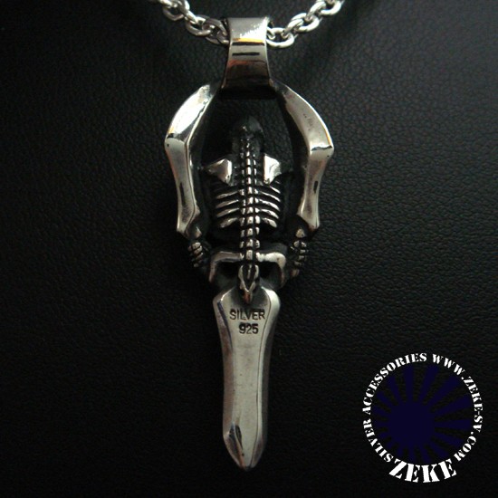 ハンターオブスカルペンダントトップ　（髑髏　ドクロ　ダガー）