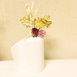 ” The white bud vase ” 2枚目の画像