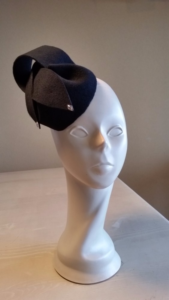 フェルトのヘッドドレス「雫」 15,000円