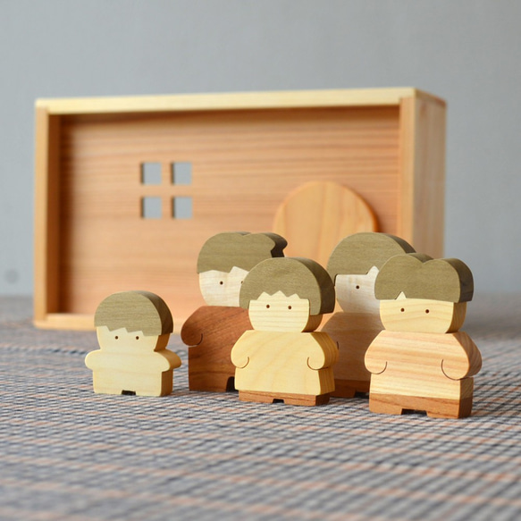 コモンの家｜美しい日本の木材で作る人形たち 1枚目の画像