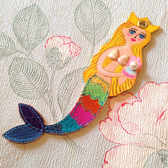 真珠貝を持った人魚姫のバッグチャーム 1枚目の画像
