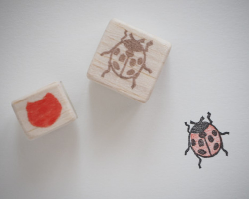 消しゴムはんこNo.91 ちびくまとてんとう虫 消しゴムはんこNo.91 ちびくまとてんとう虫 雑貨