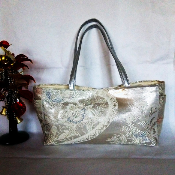 琳和和風  高級シルバー花柄織物手提げバッグ 1枚目の画像