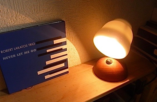 テーブルランプ　( けやき材 )　KW-0３1