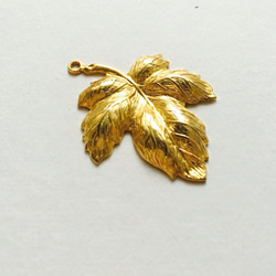 葉っぱのゴールドチャーム 2枚目の画像