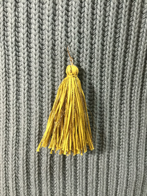 タッセル片耳ピアス 1枚目の画像