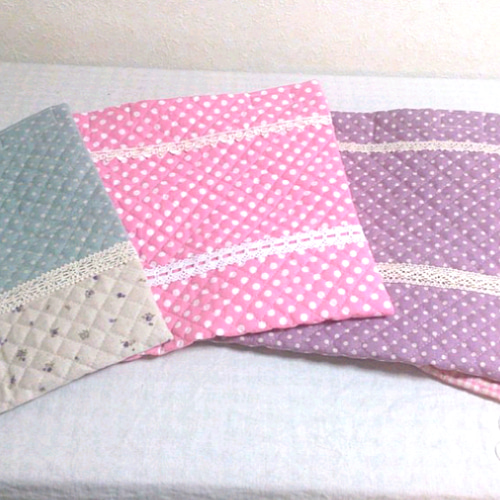 座布団タイプの防災頭巾カバー☆生成ピンクチェック×ミニさくらんぼ