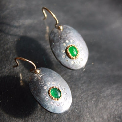 Modermitive Emerald Earrings 2枚目の画像