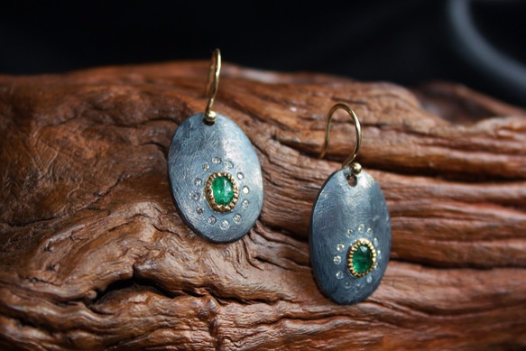 Modermitive Emerald Earrings 3枚目の画像