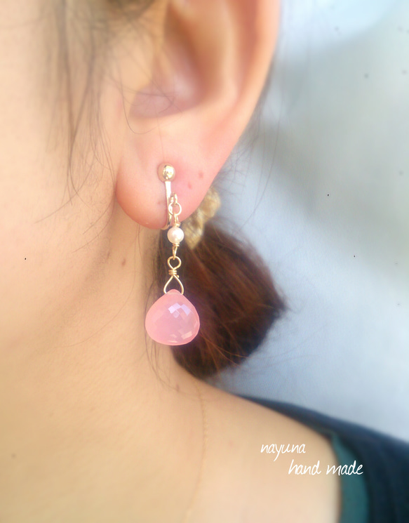 “14kgf”櫻桃色玉髓和淡水珍珠耳環 第4張的照片
