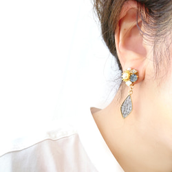 Bijoux花朵和藤製耳環/穿孔（灰色） 第7張的照片