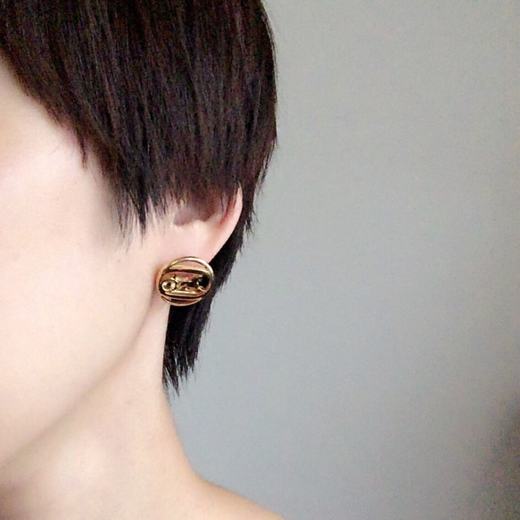 vintage CELINE bottons pierce 4枚目の画像