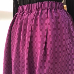 紫のふんわりスッキリしたギャザースカート　アンティーク着物のリメイク 5枚目の画像