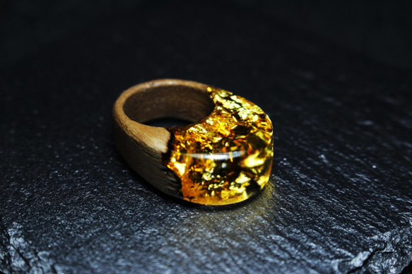 【現品限り40%off 送料無料】Modern Foil/Gold ～Resin Wood Ring～ 3枚目の画像