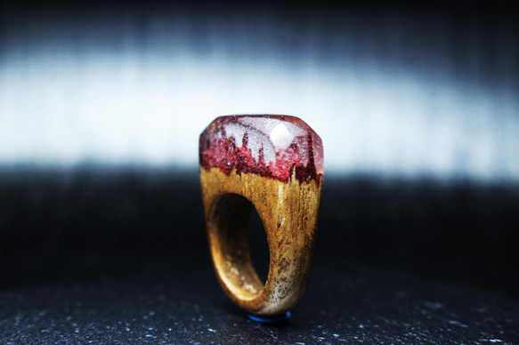 【送料無料】Deep Red～Resin Wood Ring～ 2枚目の画像