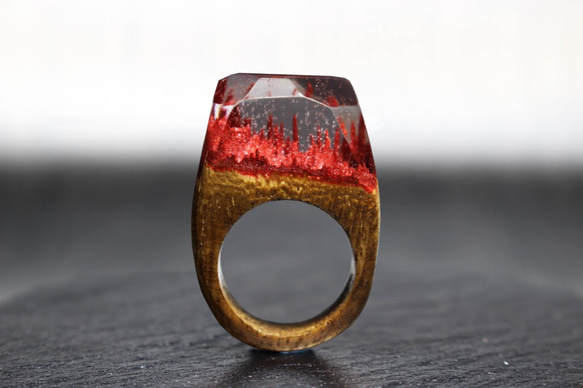 【送料無料】Deep Red Mountain ～Resin Wood Ring～ 1枚目の画像