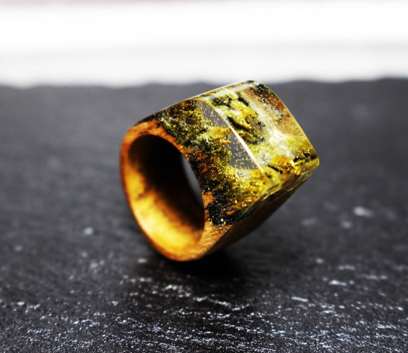 【現品限り40%off 送料無料】Gold Cypress～Resin Wood Ring～ 3枚目の画像