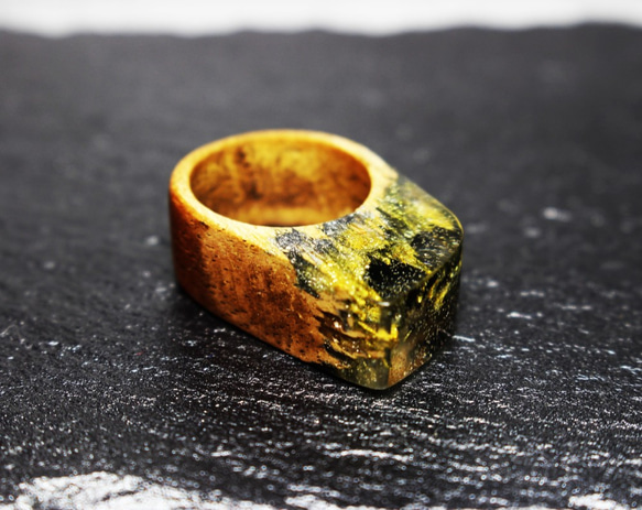 【現品限り40%off 送料無料】Gold Cypress～Resin Wood Ring～ 4枚目の画像