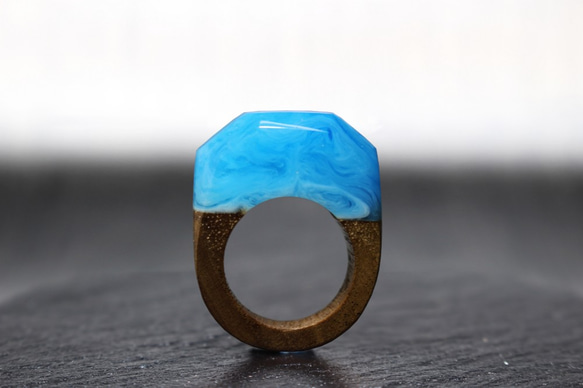[免費送貨]藍色波浪樹脂木環- 第1張的照片