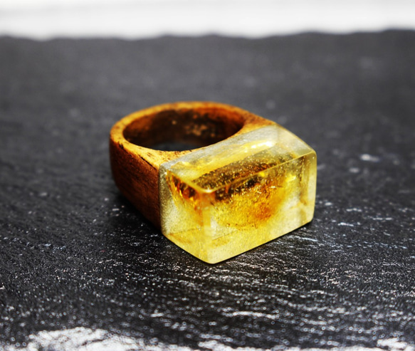 【送料無料】Fortune Citrin ～Resin Wood Ring～ 4枚目の画像