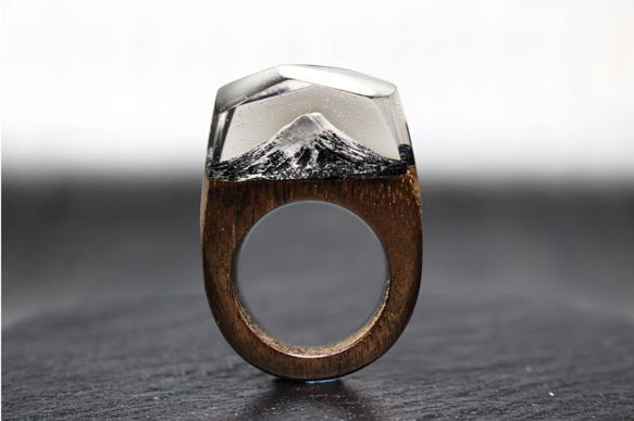 【Creema限定 特別価格 送料無料】Fuji～Resin Wood Ring～ 1枚目の画像