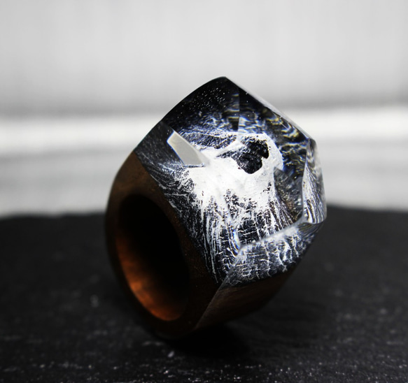【Creema限定 特別価格 送料無料】Fuji～Resin Wood Ring～ 2枚目の画像