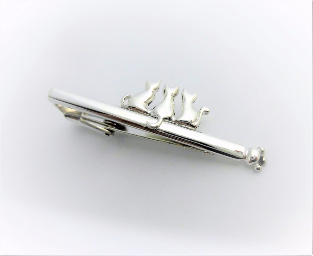 ネコタイピン ３匹の仲良し猫　シルバーネクタイピン