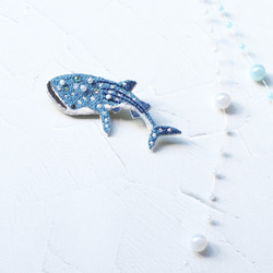 ジンベエザメのブローチ（海/海の生き物/サメ/夏/沖縄） 2枚目の画像