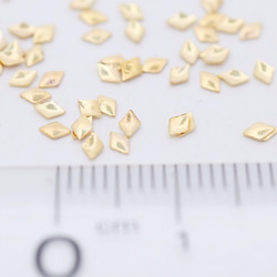 【メタルパーツ/スタッズ/ダイヤ(約3x2mm)約100個】GOLD/ひし形/アートパーツ/埋め込み ap002027 2枚目の画像