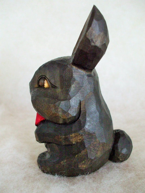 ♪可愛い黒ウサギちゃんの木彫り置物♪大サイズ 5枚目の画像