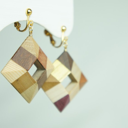 Wood Crystal スクエアピアス・イヤリング ピアス（フック・チェーン
