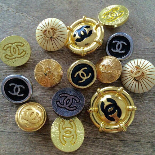 シャネル CHANEL ヴィンテージ ボタン ヘアアクセサリー 6個まとめ売り ヴィンテージシャネルボタンのヘアゴム⑥ ヘアゴム CR. 通販 1753984
