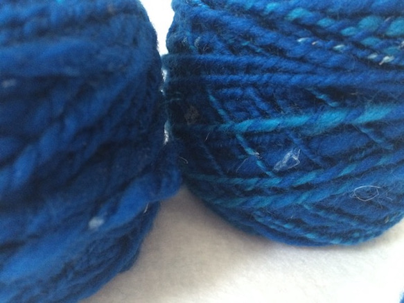 麻の繊維入り手紡ぎ糸（青） 4枚目の画像