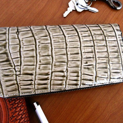 Real leather wallet/Embossing Enamel/Crocodile patten 第1張的照片