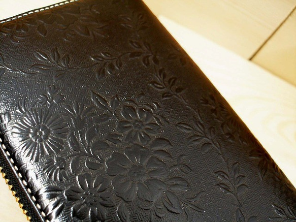 Real leather wallet/Embossing Kip leather/Chrysanthemum 第3張的照片