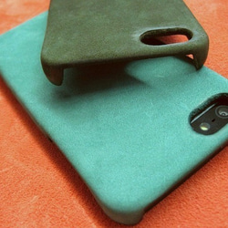【受注生産】本革スマホカバー プラチナとチャコールのコントラスト iPhone用 6枚目の画像