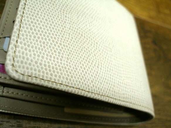 Real Leather Wallet/Embossing Leather/Snake Pattern 第8張的照片