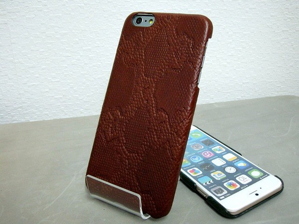 【受注生産】 本革スマホカバー ニシキヘビ型押ステア(牛革) ブラウン iPhone用 1枚目の画像