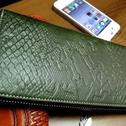 Real leather wallet/Embossing Steer Hide/Python pattern 第1張的照片