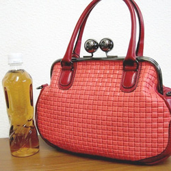 Real leather bag with clasp/Embossing leather/mesh pattern 第2張的照片