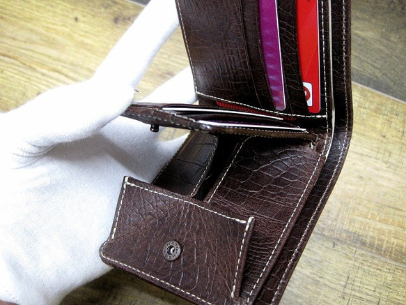Real leather wallet/Embossing Cow leather/Crocodile pattern 第5張的照片
