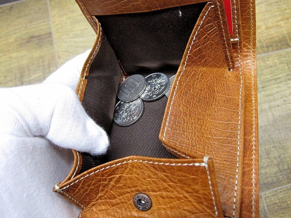 本革二つ折財布 ポケットたくさん多機能！ 小背ワニ柄型押革 キャメル 6枚目の画像