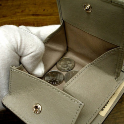 本革二つ折財布 ポケットたくさん多機能！ ワックスゴート(山羊革) 黒鉄色×グレー コンビ 6枚目の画像