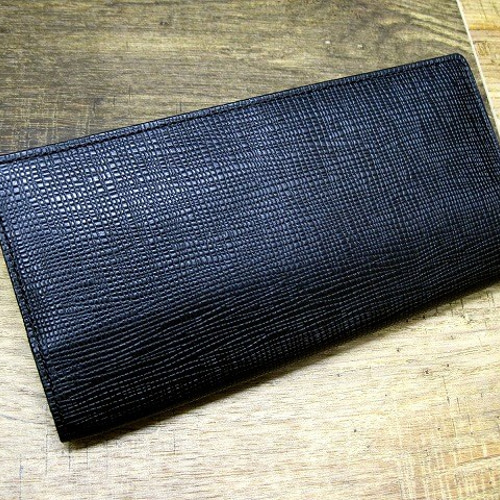 本革長財布 シンプルな折財布 角シボ型押レザー マット黒【名