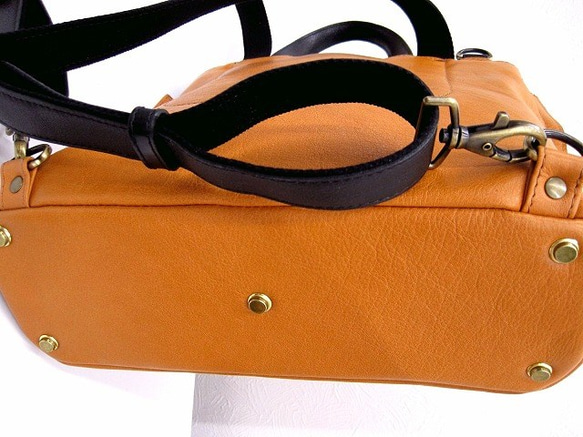 Real leather backpack/Kip leather/Camel & Black 第6張的照片