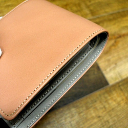 本革二つ折財布 ポケットたくさん多機能！ パウダーピンク×グレー コンビ 8枚目の画像