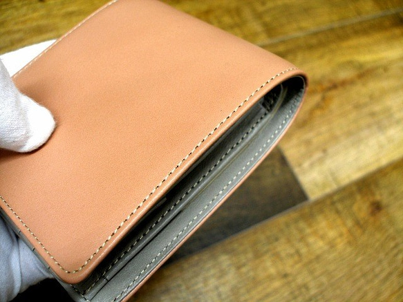 本革二つ折財布 ポケットたくさん多機能！ パウダーピンク×グレー コンビ 8枚目の画像